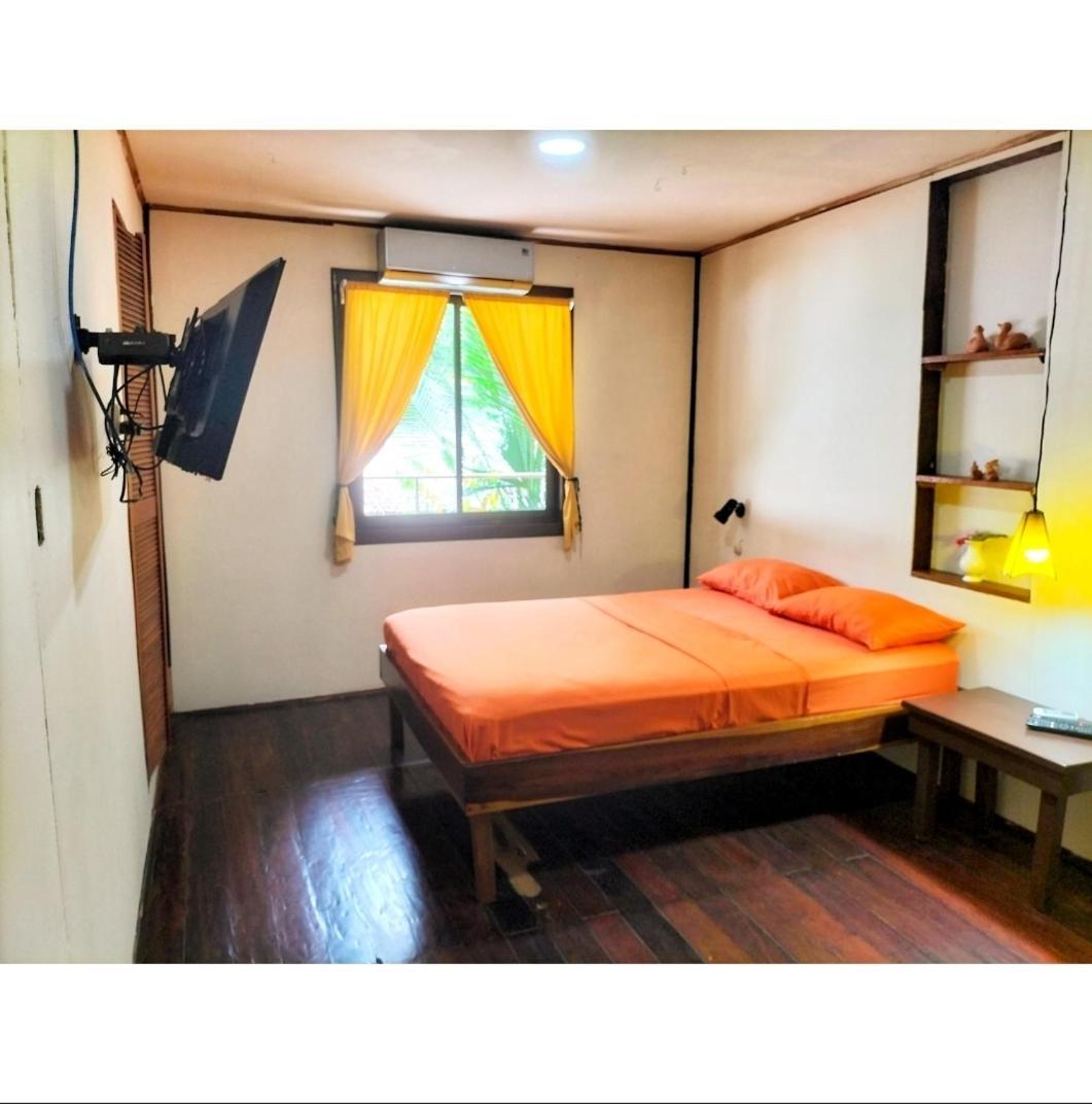 Cabinas Coconut Grove Puerto Viejo de Talamanca Bagian luar foto